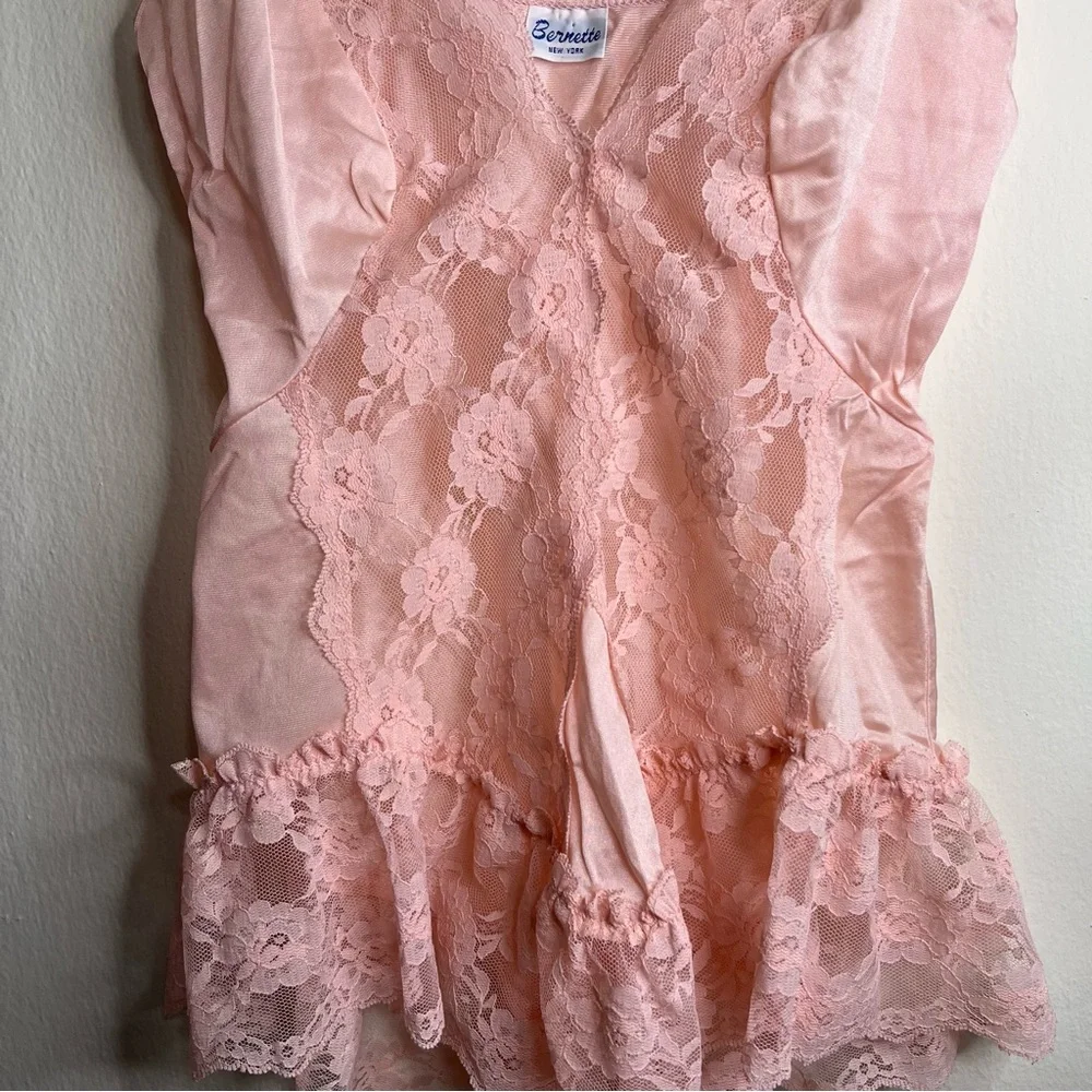 Vintage 60s Bernette New York Pink Lace Skater Chemise - Picture 4 of 6